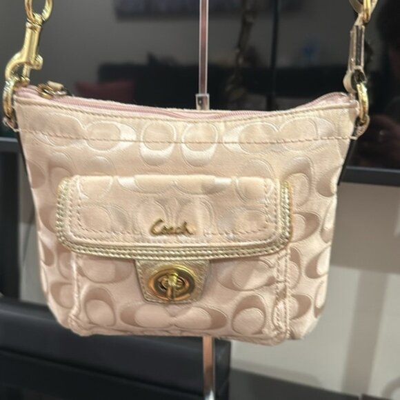 Coach Penelope Signature Jacquard Turnlock Pocket Swingpack Crossbody Bag (EUC) - Picture 5 of 16